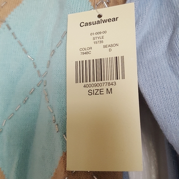 NWT. Valerie Stevens casualwear top - Picture 2 of 6